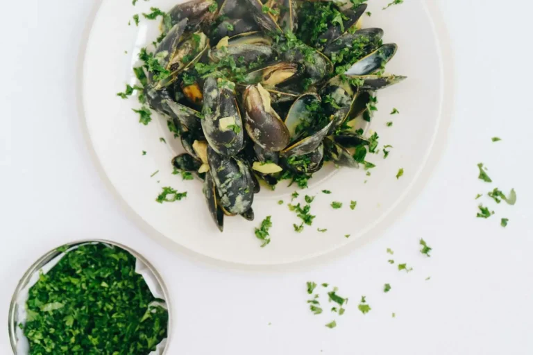 Moules marinières : la vraie recette et le tri rigoureux qui change tout