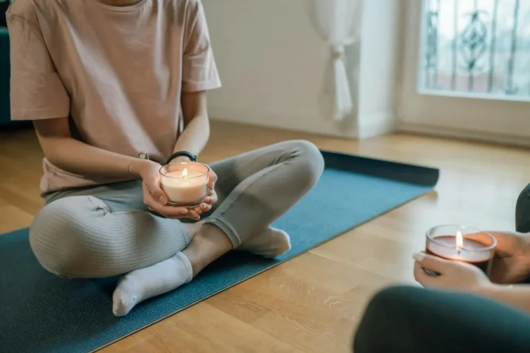 Vin yoga : ce que recouvre l&rsquo;expression et comment se déroule une séance
