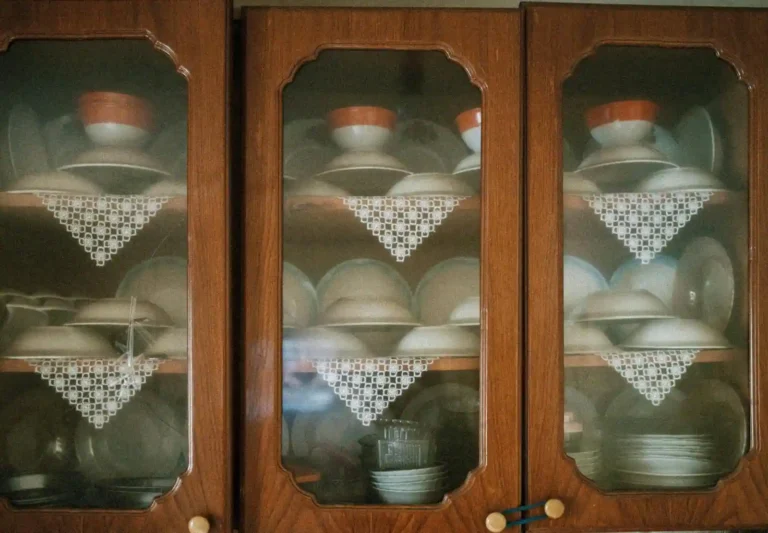 Vinted côté cuisine : ce qui vaut le coup, ce qu&rsquo;on évite, comment chiner sans se faire avoir