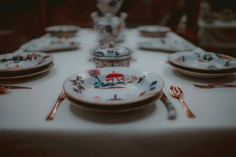 Vaisselle Dior : reconnaître et choisir la table de luxe
