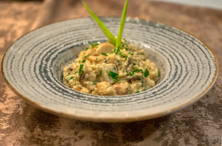 Risotto aux girolles : la méthode pour un champignon parfumé et un riz crémeux