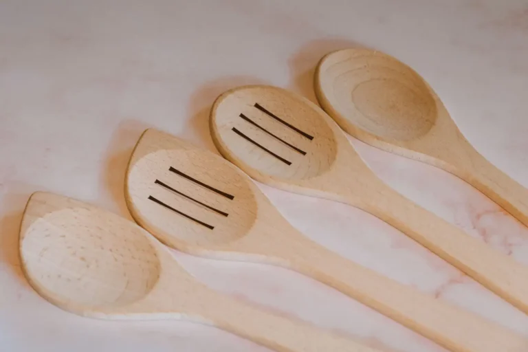 Ustensiles et accessoires du Cookeo : lesquels valent l&rsquo;achat