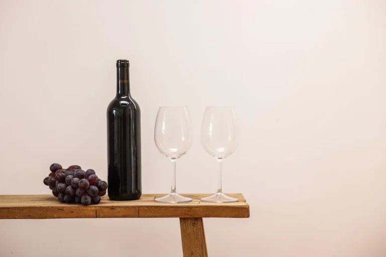 Le vin nouveau : ce que c&rsquo;est vraiment, et comment le boire