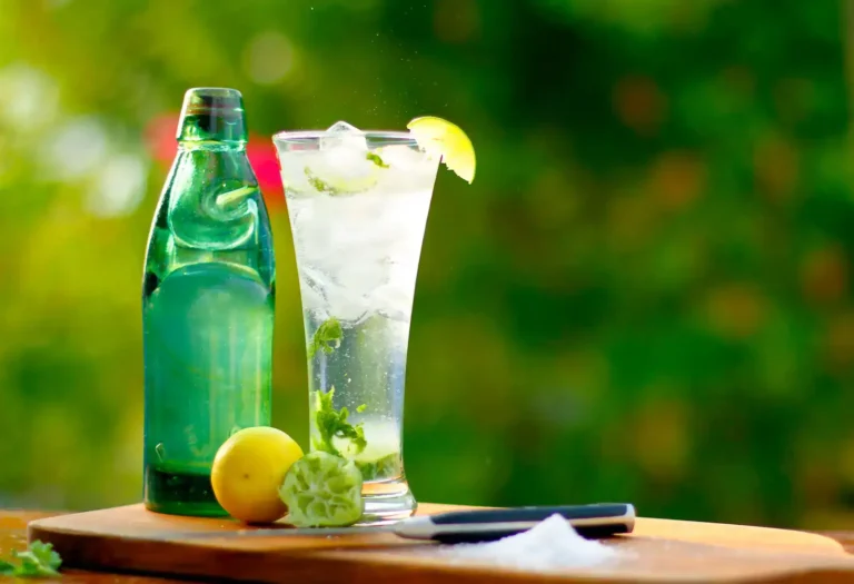 Cocktail facile : ce qu&rsquo;on sert sans shaker ni matériel de bar