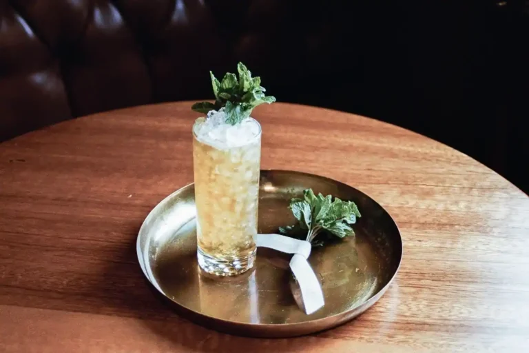 Cocktail Zombie : la recette de 1934 et la méthode pour la réussir
