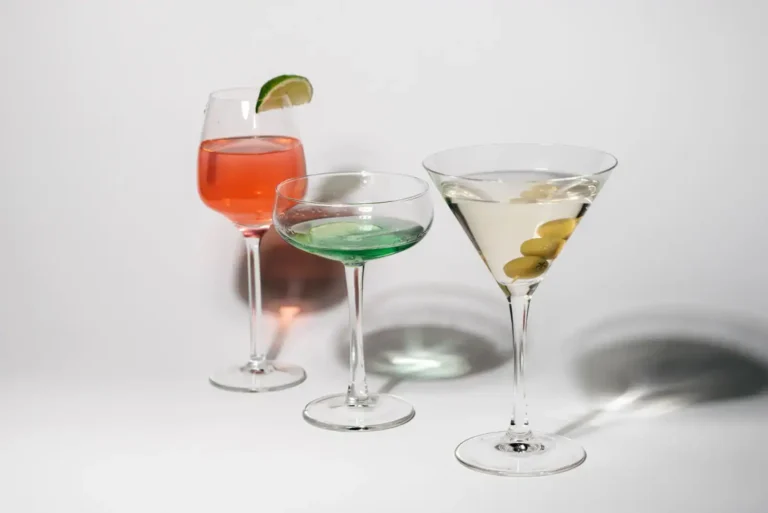 Cocktails à la vodka : six classiques et les proportions justes